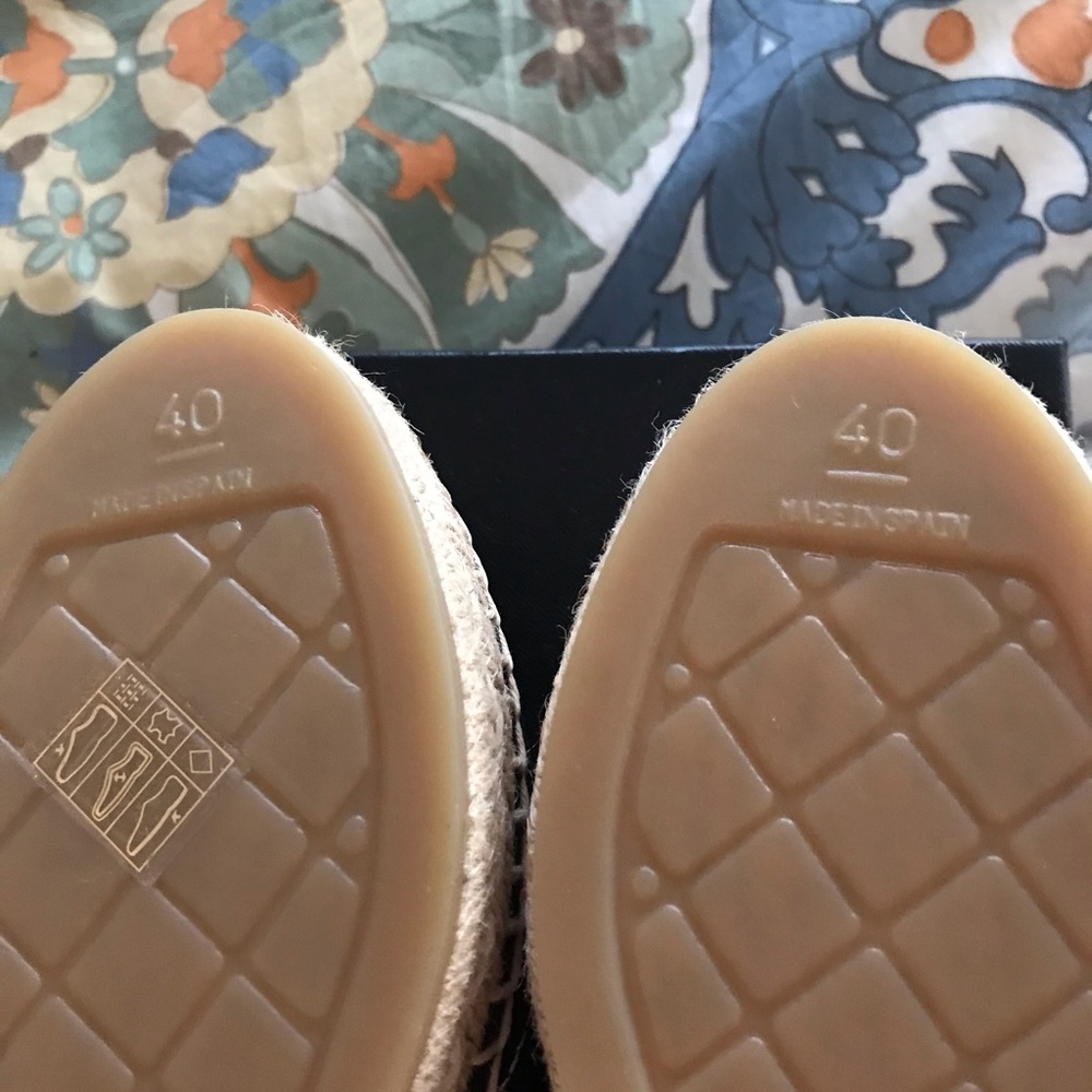 NIB CHANEL Espadrilles - Picture 4 of 6